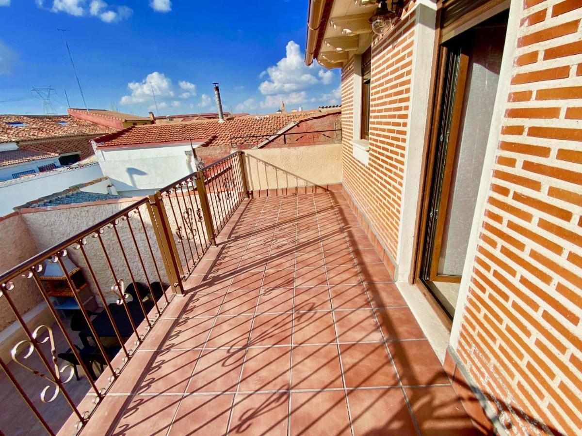 La Parada De Jimena-Casa Rustica Rodeada De Bodegas En Rueda Exterior foto